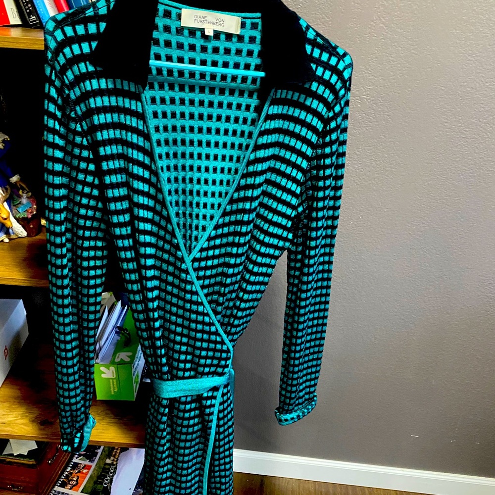 Beautiful, classic DVF wrap dress. Worn once.